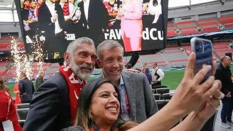 蒙奇：居莱尔完美契合我们所需球员，其技术水平卓越非凡。